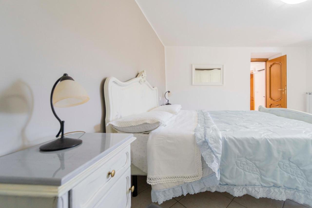 Casa Vacanza Il Portico Монеглия Екстериор снимка