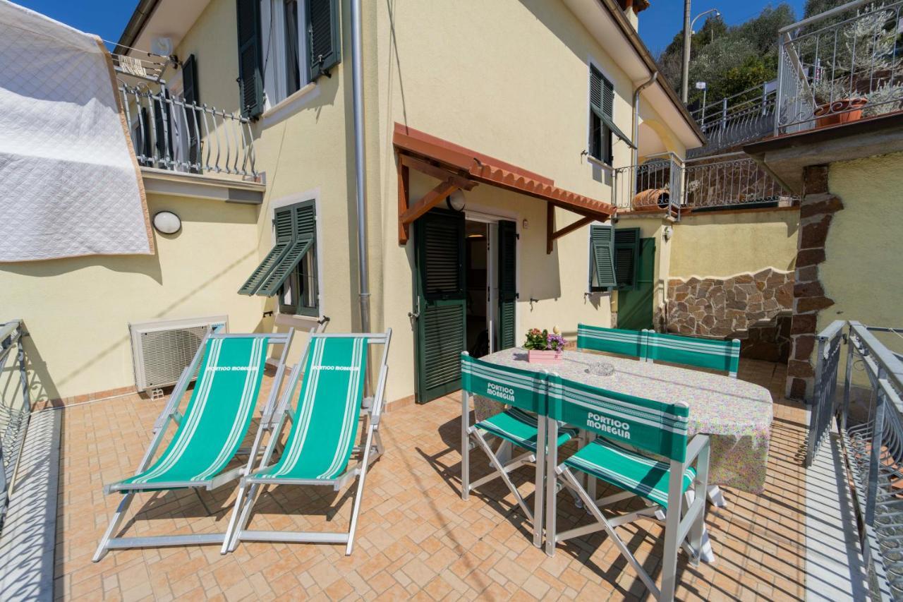 Casa Vacanza Il Portico Монеглия Екстериор снимка