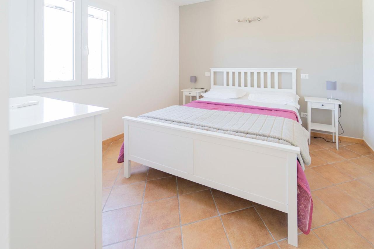 Casa Vacanza Il Portico Монеглия Екстериор снимка