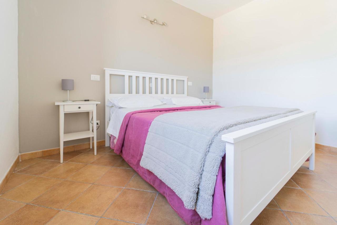 Casa Vacanza Il Portico Монеглия Екстериор снимка