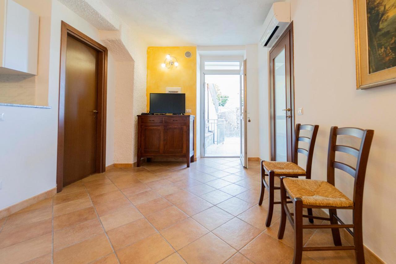 Casa Vacanza Il Portico Монеглия Екстериор снимка